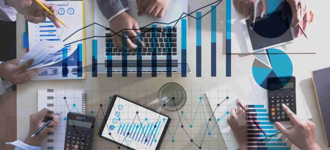 sales-marketing-work-together-2048x1365